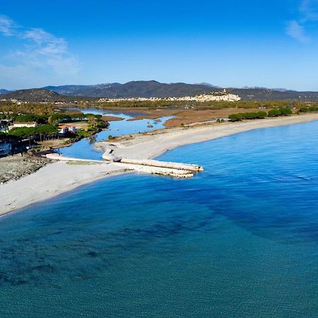 Corona'S Apartment- Fronte Spiaggia Ла-Калетта Екстер'єр фото